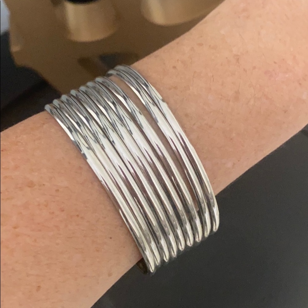 Forever 21 open cuff bracelet 🤍